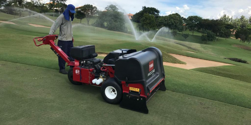 Serviços efetuados no Campo de Golf da Fazenda da Grama, equipamento utilizado Procore 648